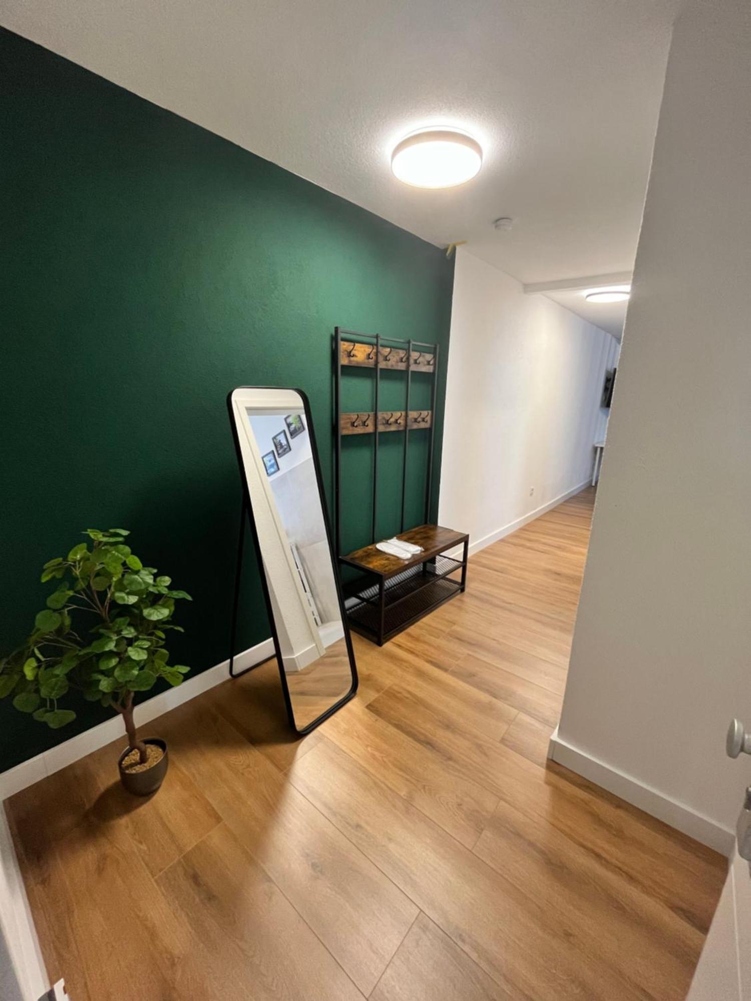 Appartment New York Naehe Duesseldorf, Messe, Hbf, City, Wifi, Helios Hospital Krefeld Buitenkant foto